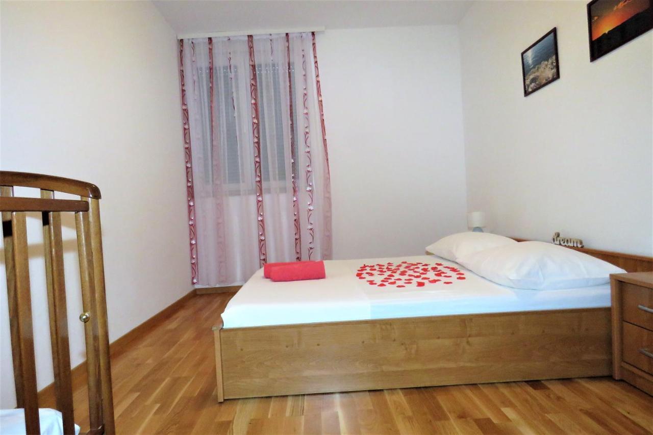 Apartment West Макарська Екстер'єр фото